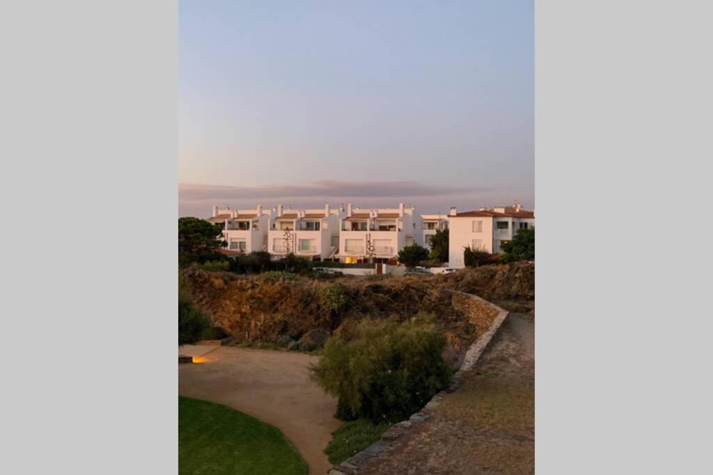 Beachfront Duplex With Terrace And Sea Views - Cadaqués Exterior foto